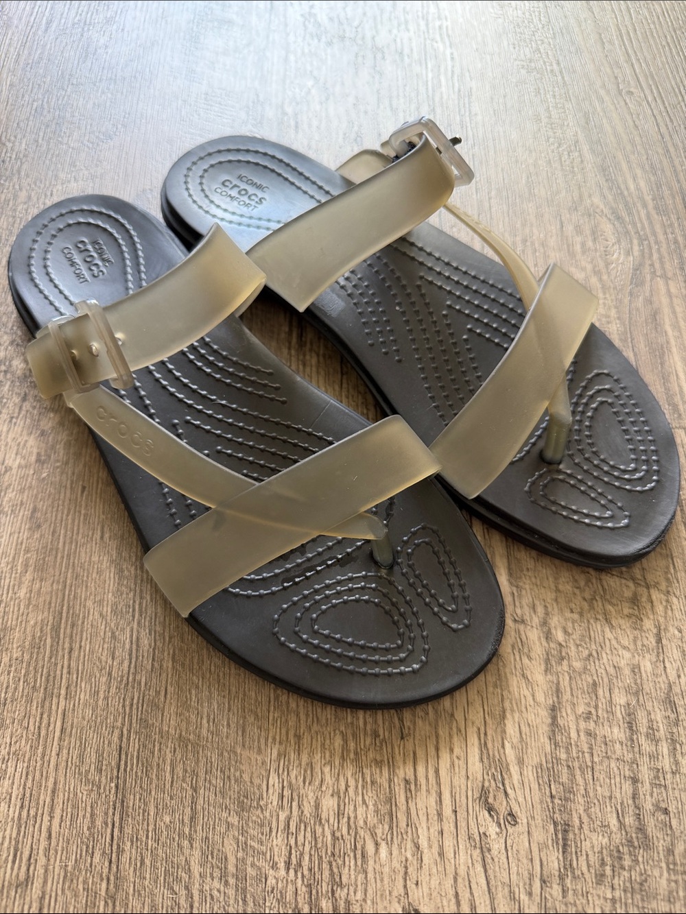 Crocs tulum sandal Women’s translucent color. Size 7